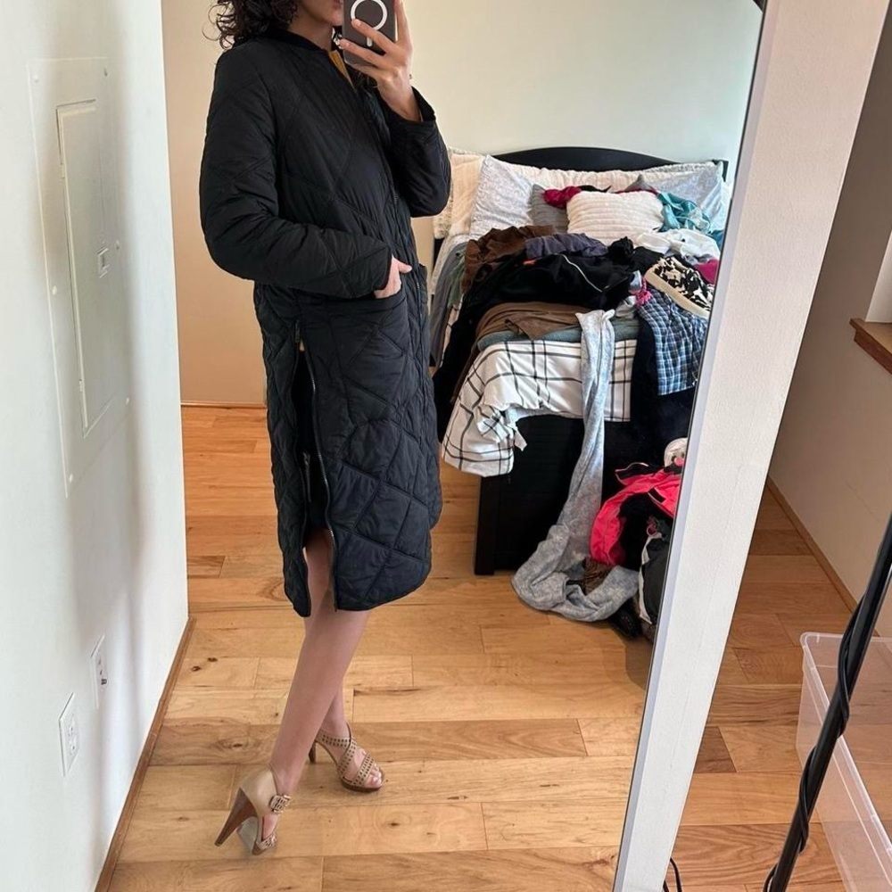 Women's Black Quilted Trench Coat - Picture 3 of 5